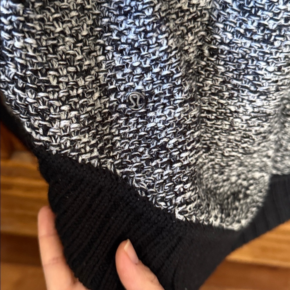 Lululemon Passage Wool Sweater. Size L Black Angel Wing - Picture 7 of 12
